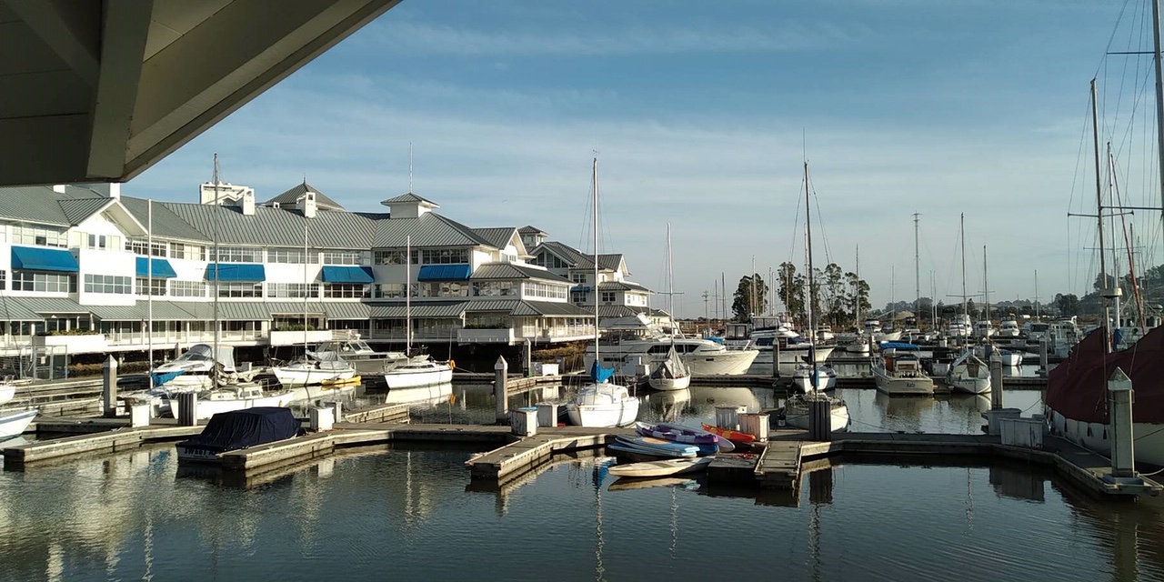 標準的なWebサイトに必要な基本機能を全て装備